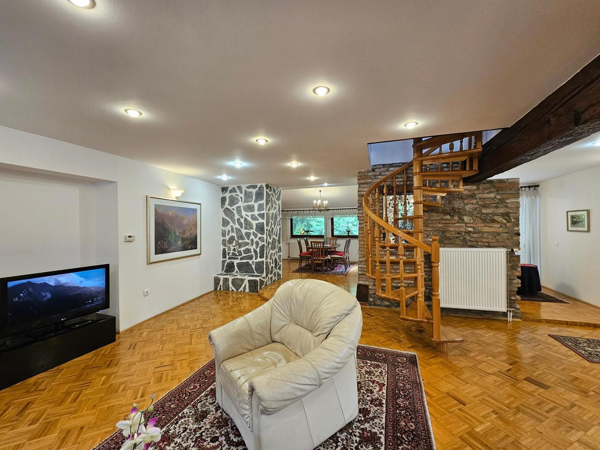 Apartment Nina With Private Terrace Tour As Λιουμπλιάνα Εξωτερικό φωτογραφία